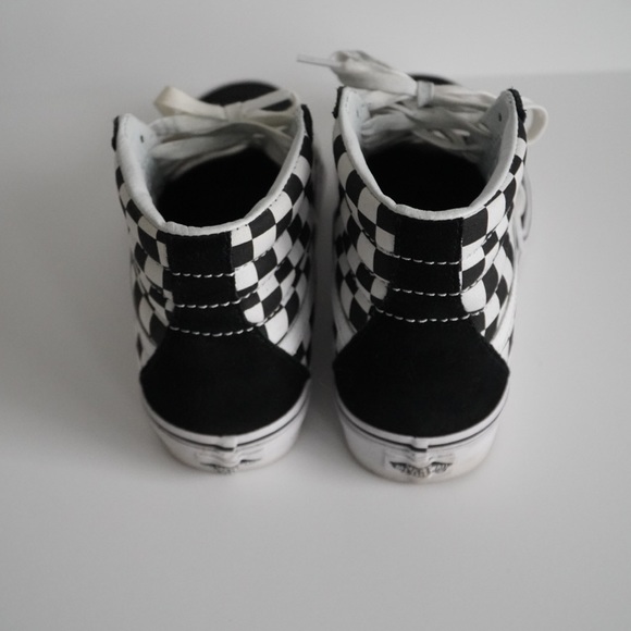 Vans - Picture 2 of 3